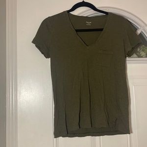 madewell olive  T shirt in great condition!